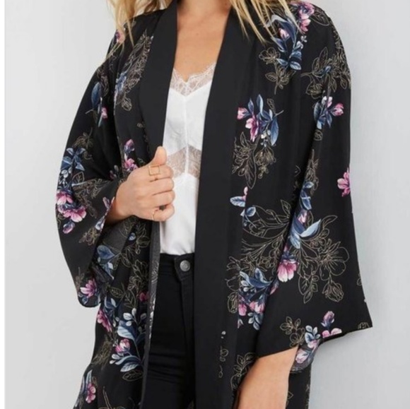 Belted Floral Kimono - Picture 4 of 8